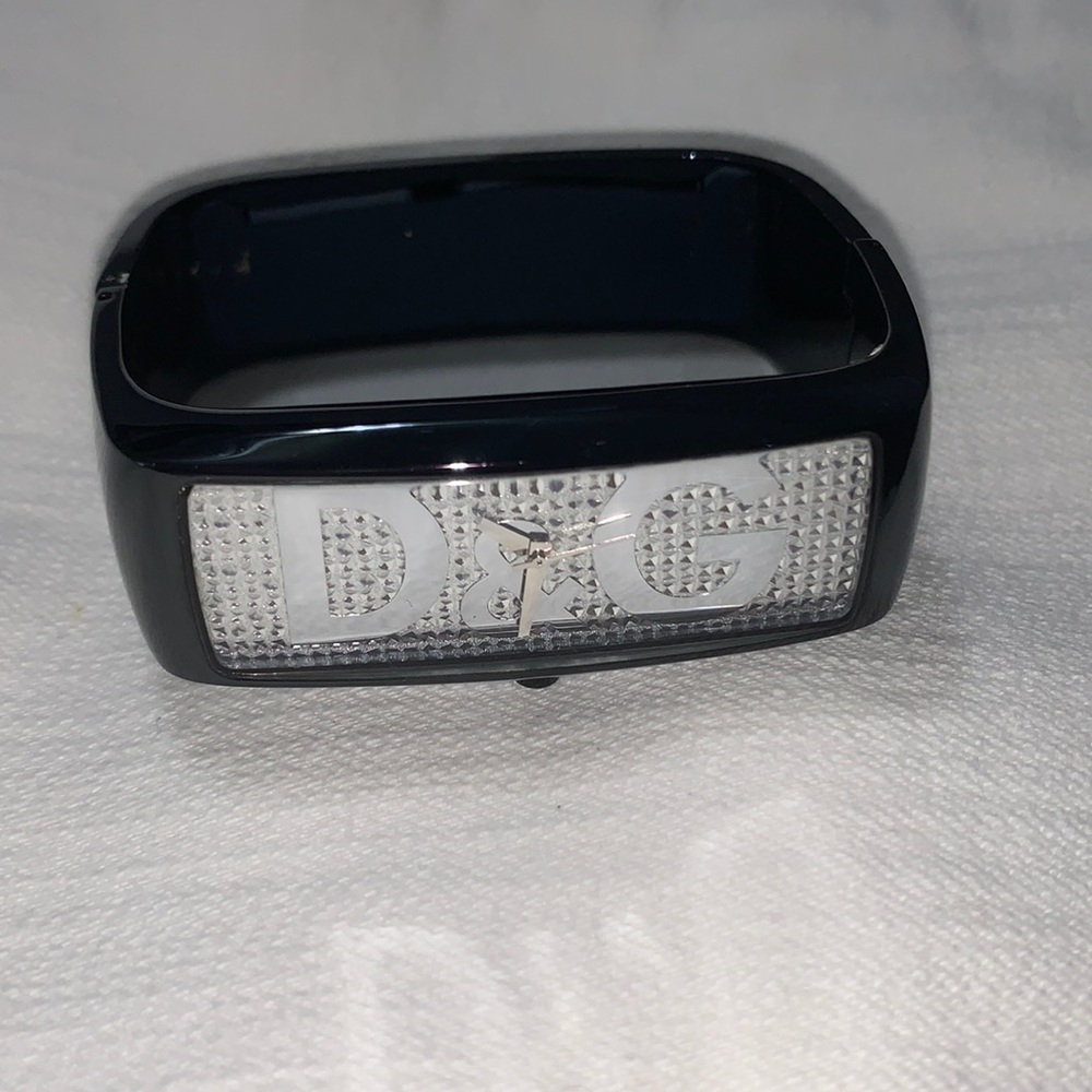 D&G Dolce and Gabbana Intelligence Bangle Watch